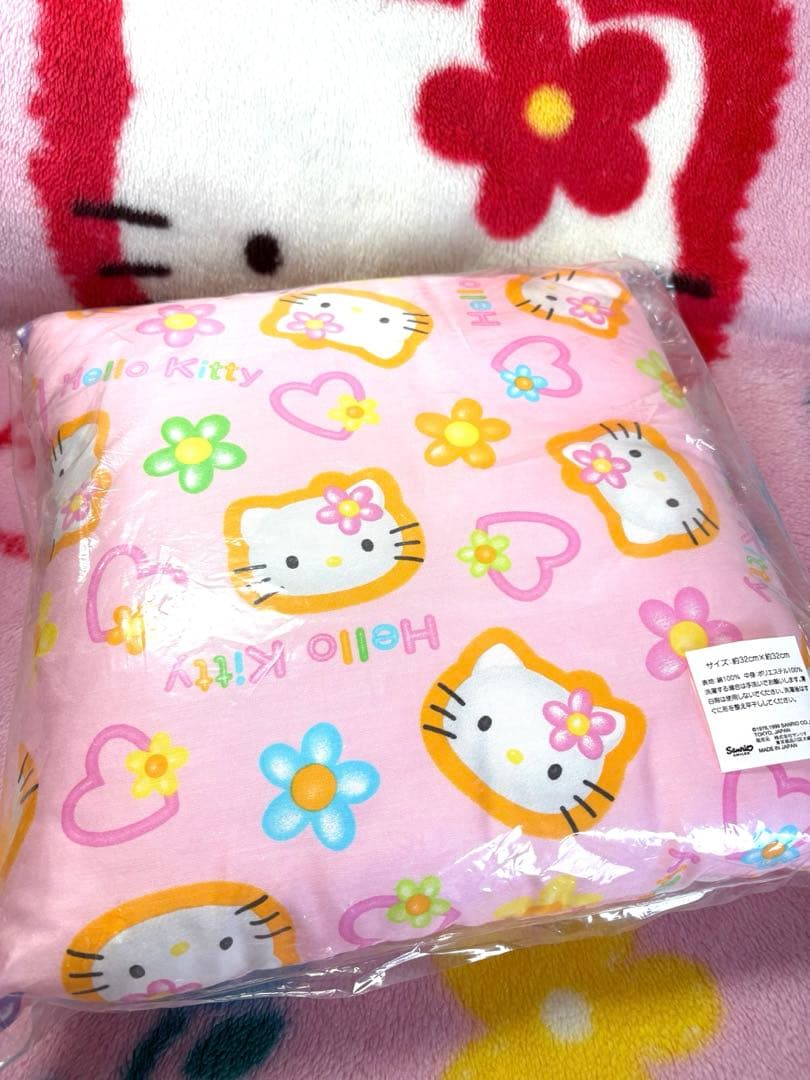 新品　激レア　カオハナ　ハローキティ　クッション　ボアポーチ　携帯ケース レトロ