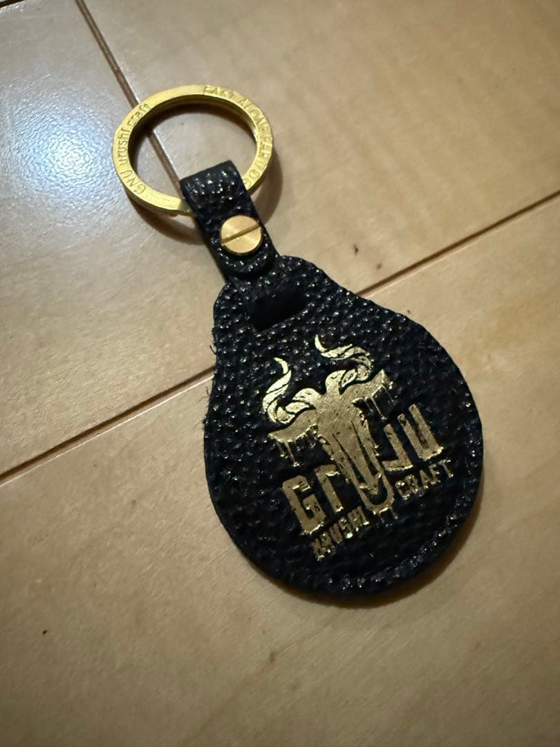 新品 GNU 漆キーホルダー