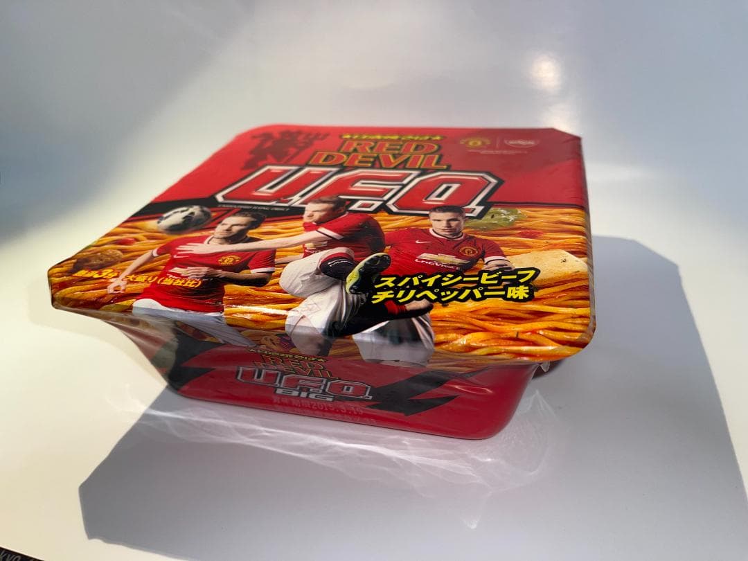 ディスプレイ用　マンUカップ麺