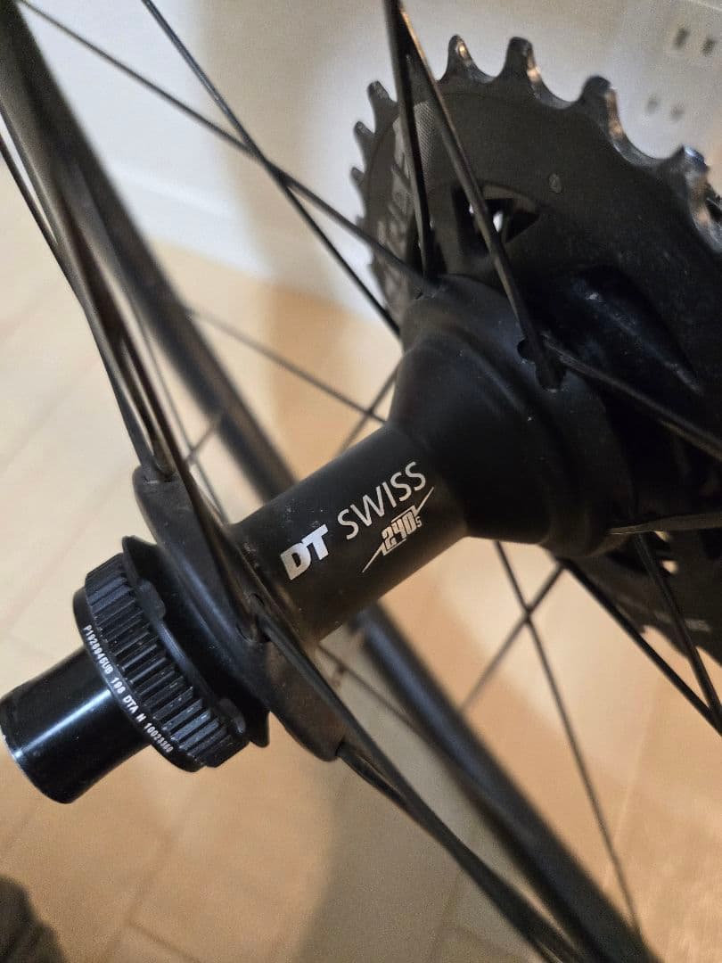 DTSWISS ARC1400DICUT 62mmカーボンホイール　手渡し希望