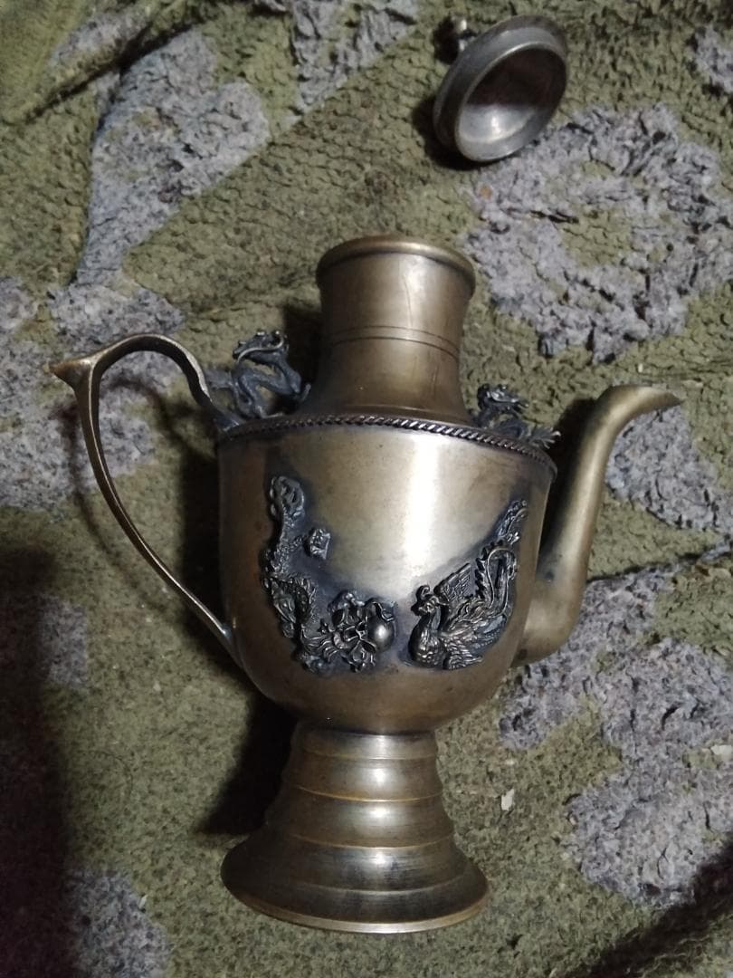 模作中国紋銀製ポット酒器紋銀刻印あり金物で打つときれいな音するゴムで黒くなった