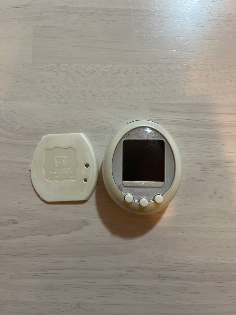 たまごっちプラスカラー　ジャンク品　ホワイト