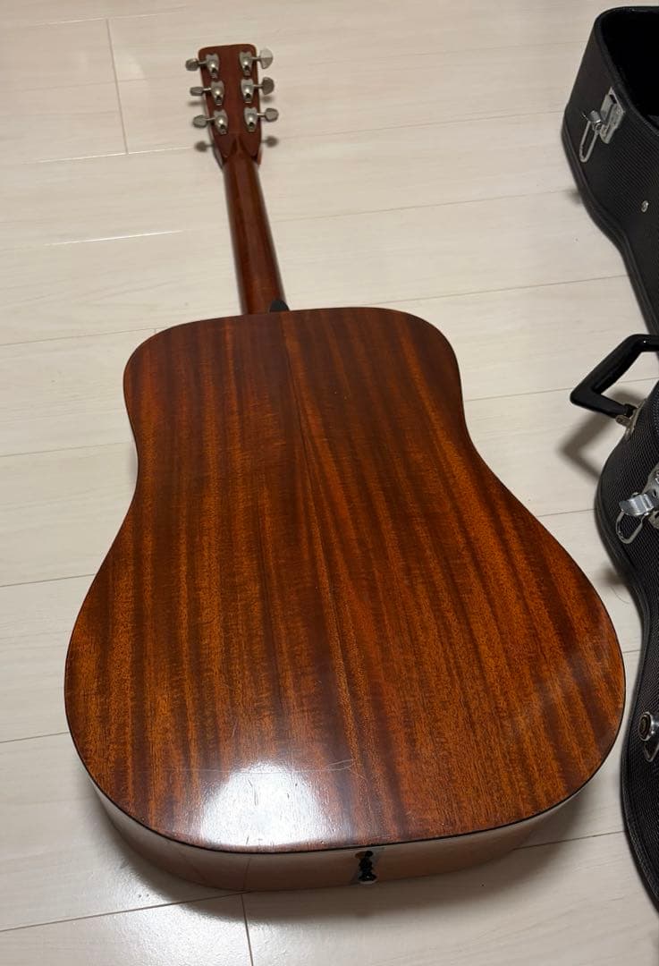 アコースティックギター ハードケース付き　AriaDreadnought