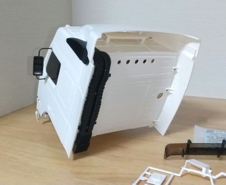 MASU タミヤ 1/14 ボルボ FH12 キャビン ②