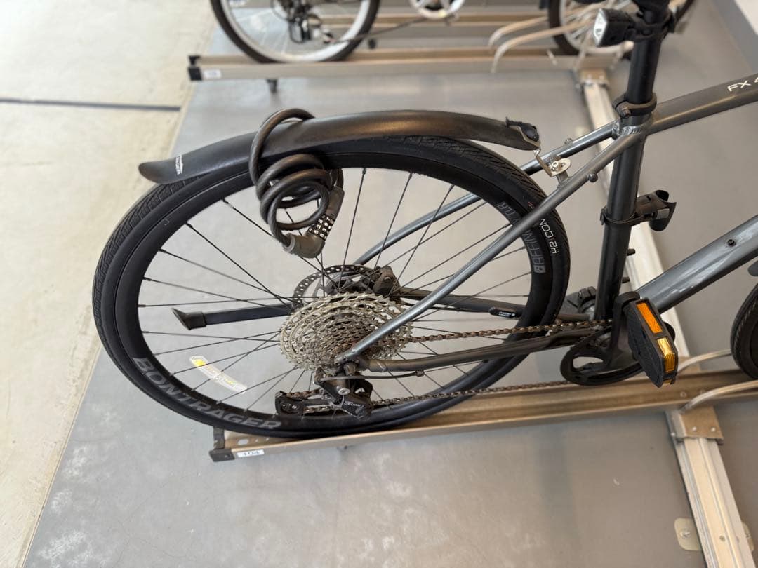 TREK トレック FX4 DISC クロスバイク2021