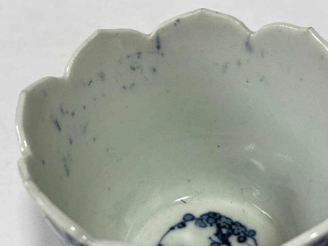 骨董　アンティーク　古伊万里　染付　微塵唐草文様　輪花　蕎麦猪口　カップ　蛸唐草