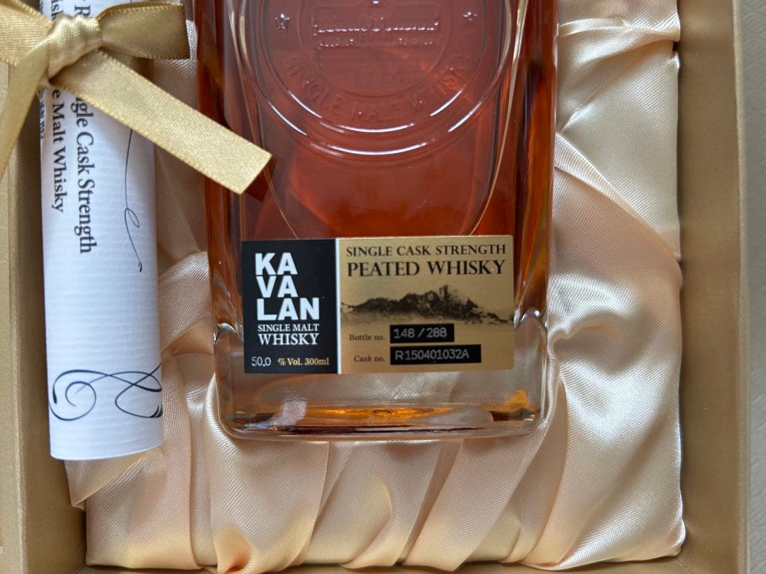 KAVALAN 蒸留所限定品 ピーテッドモルトカスクストレングス シングルモルト