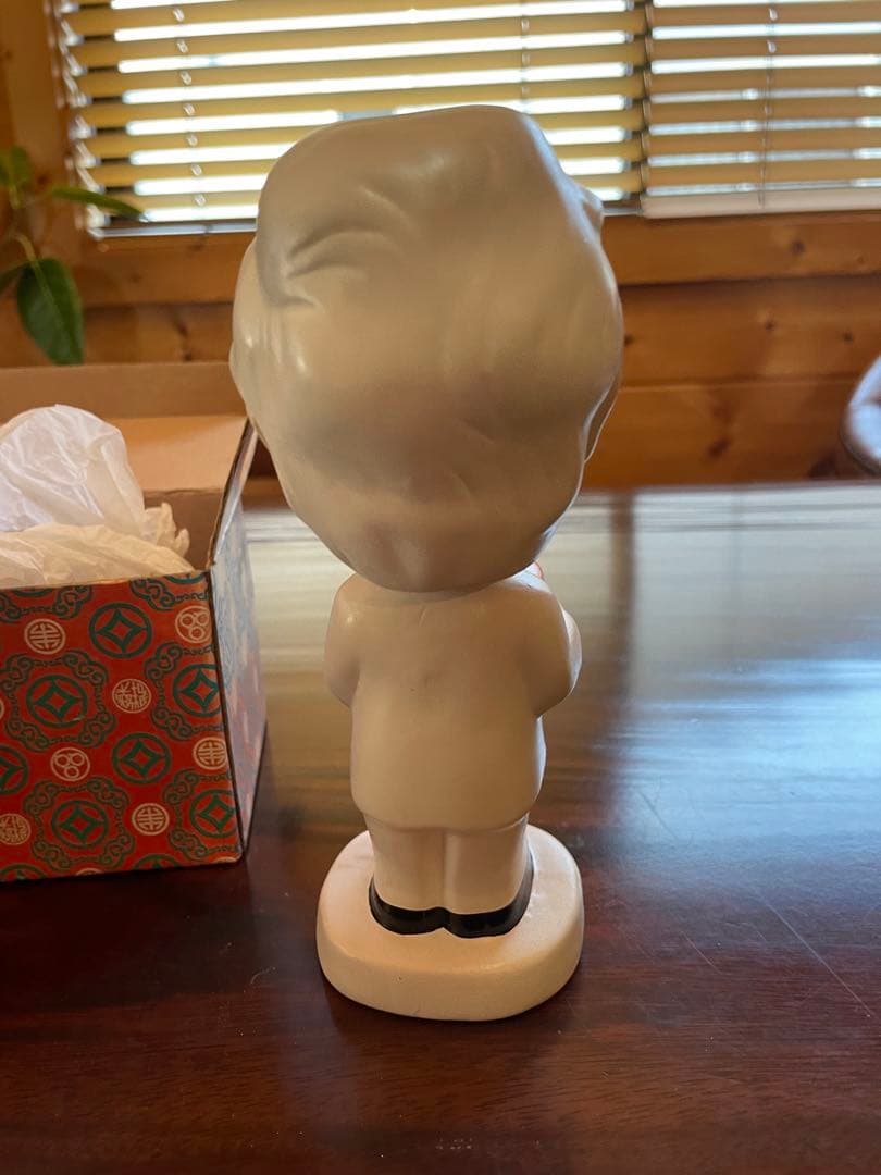 ケンタッキー　カーネルサンダースおじさん人形