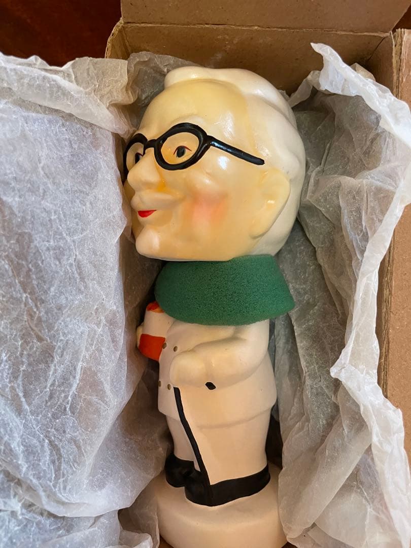 ケンタッキー　カーネルサンダースおじさん人形