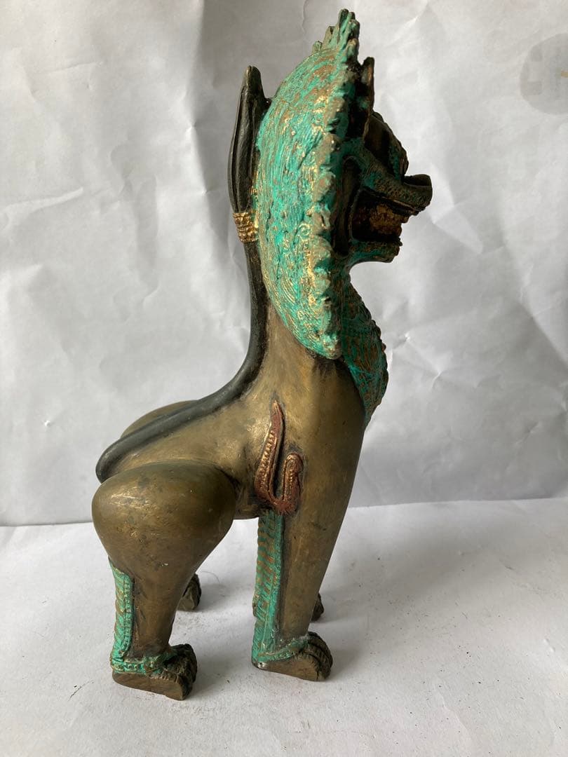 獅子，真鍮製，古美術品，重2100克。