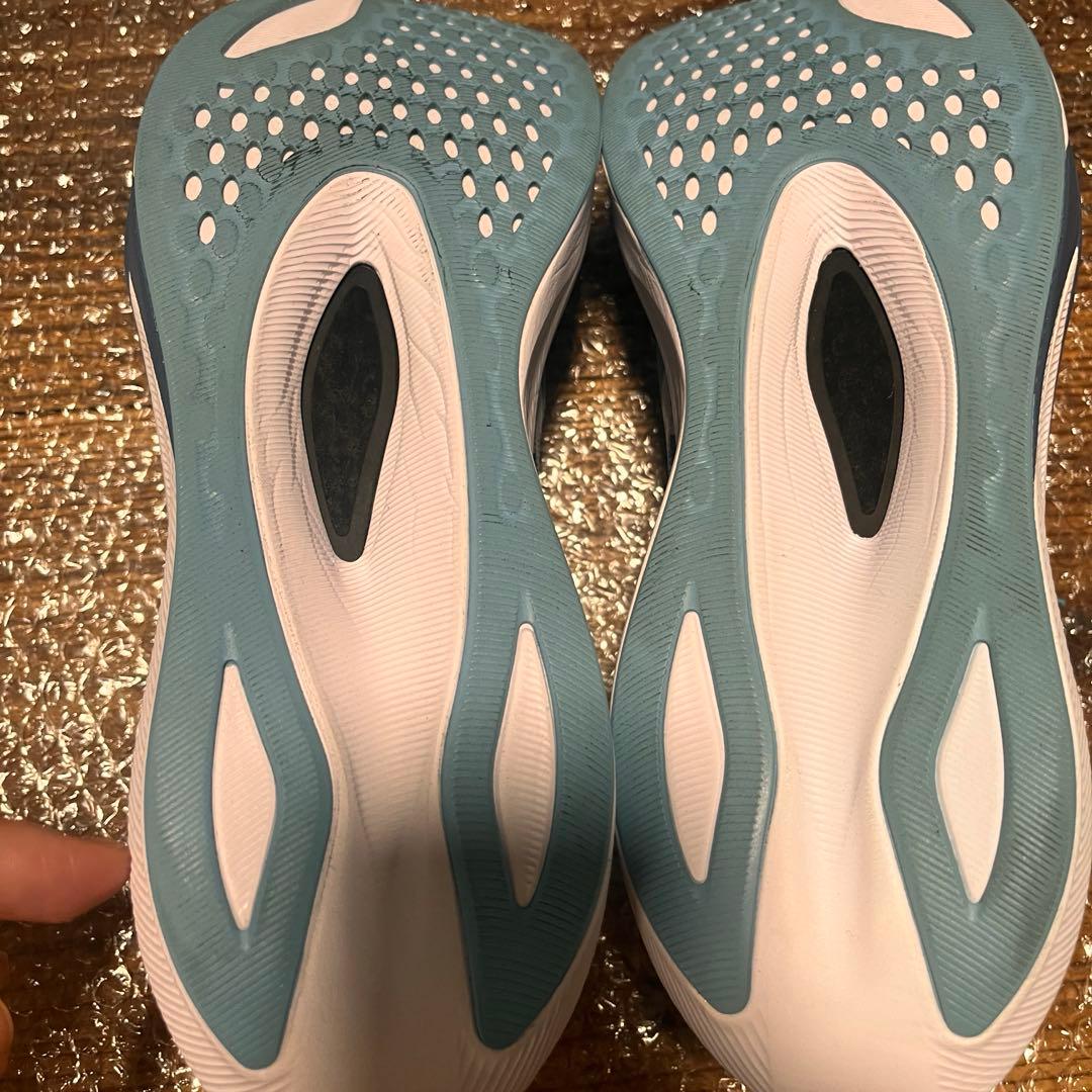 asics アシックス　マジックスピード 4 27.5センチ