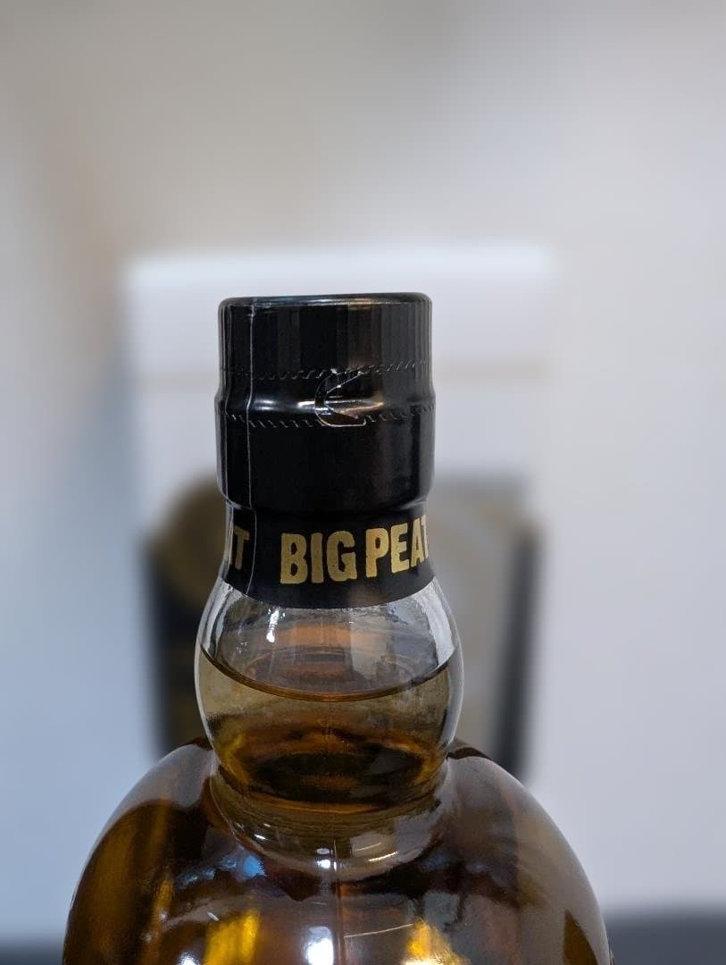 ボウモア12年 & ビッグ ピート 2010 スコッチウイスキーの2本セット