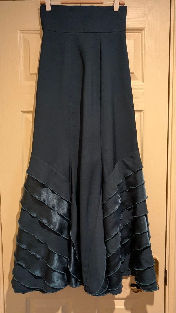 フラメンコ衣装　ファルダ　 ダークグリーン 　ソニアジョーンズ