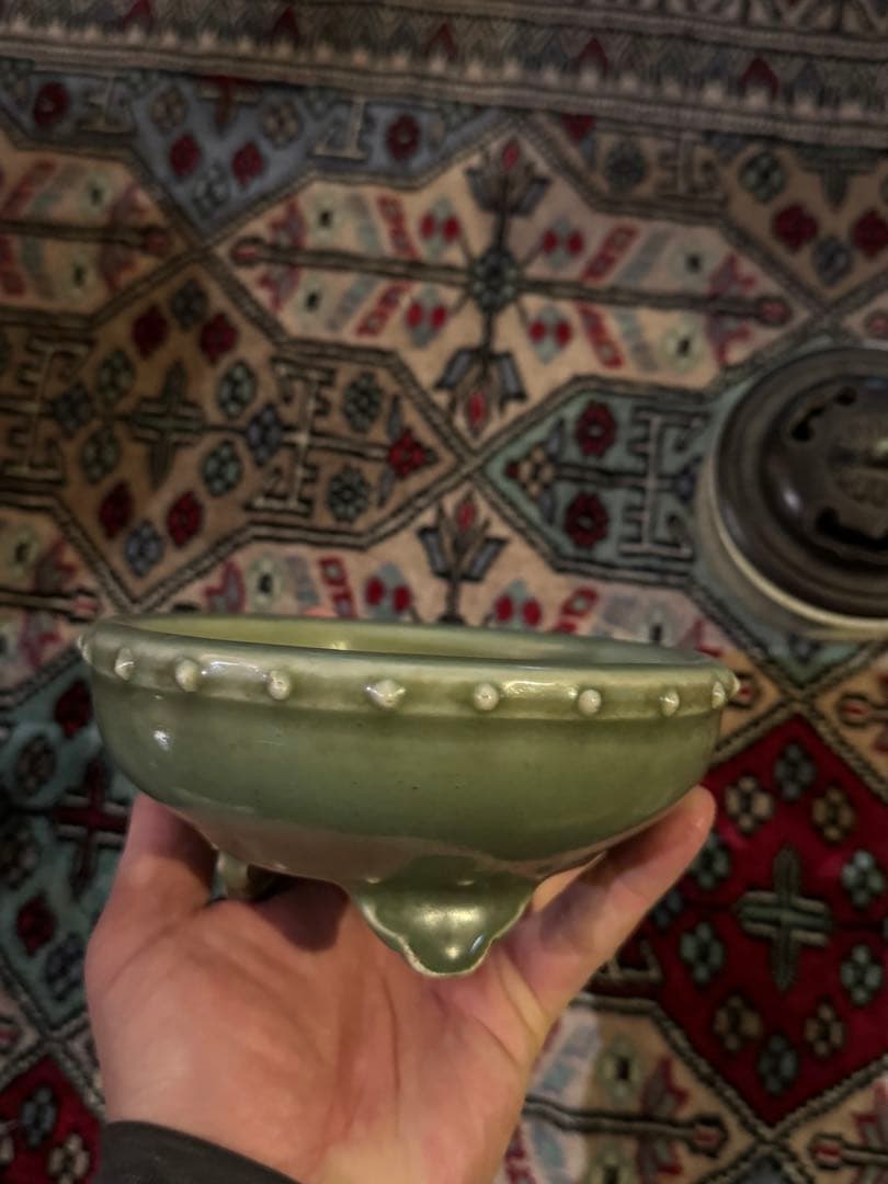 ‼️水芙蓉‼️早速半額→更に半額‼️リサイクルFORT‼️中国の青磁で三つ足香炉‼️