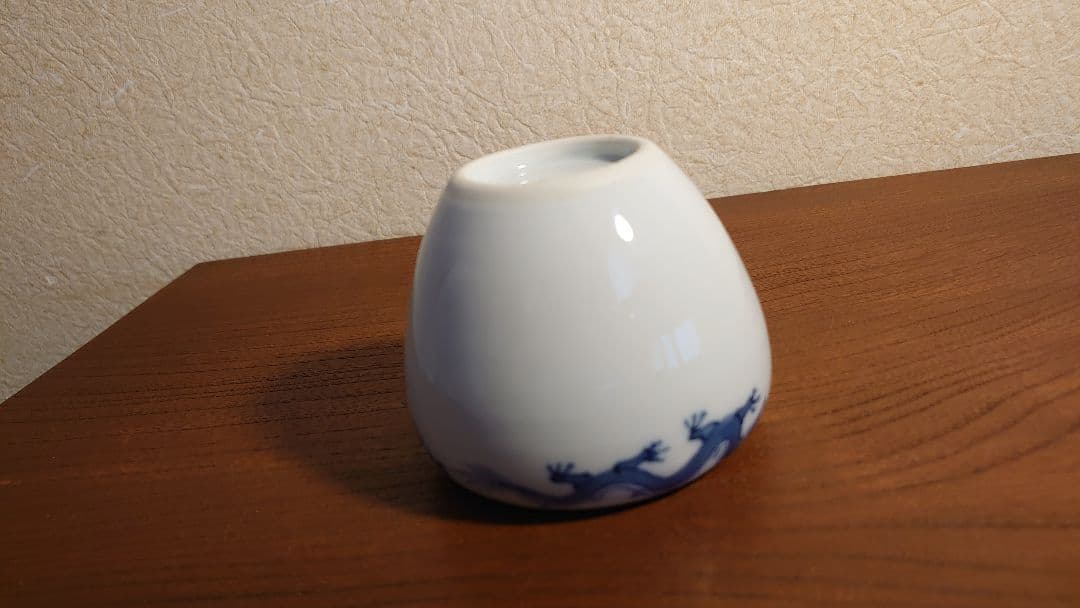 李朝　李朝白磁　白磁　白磁壺　香炉　アンティーク白磁　蔵出し　龍の図　１客