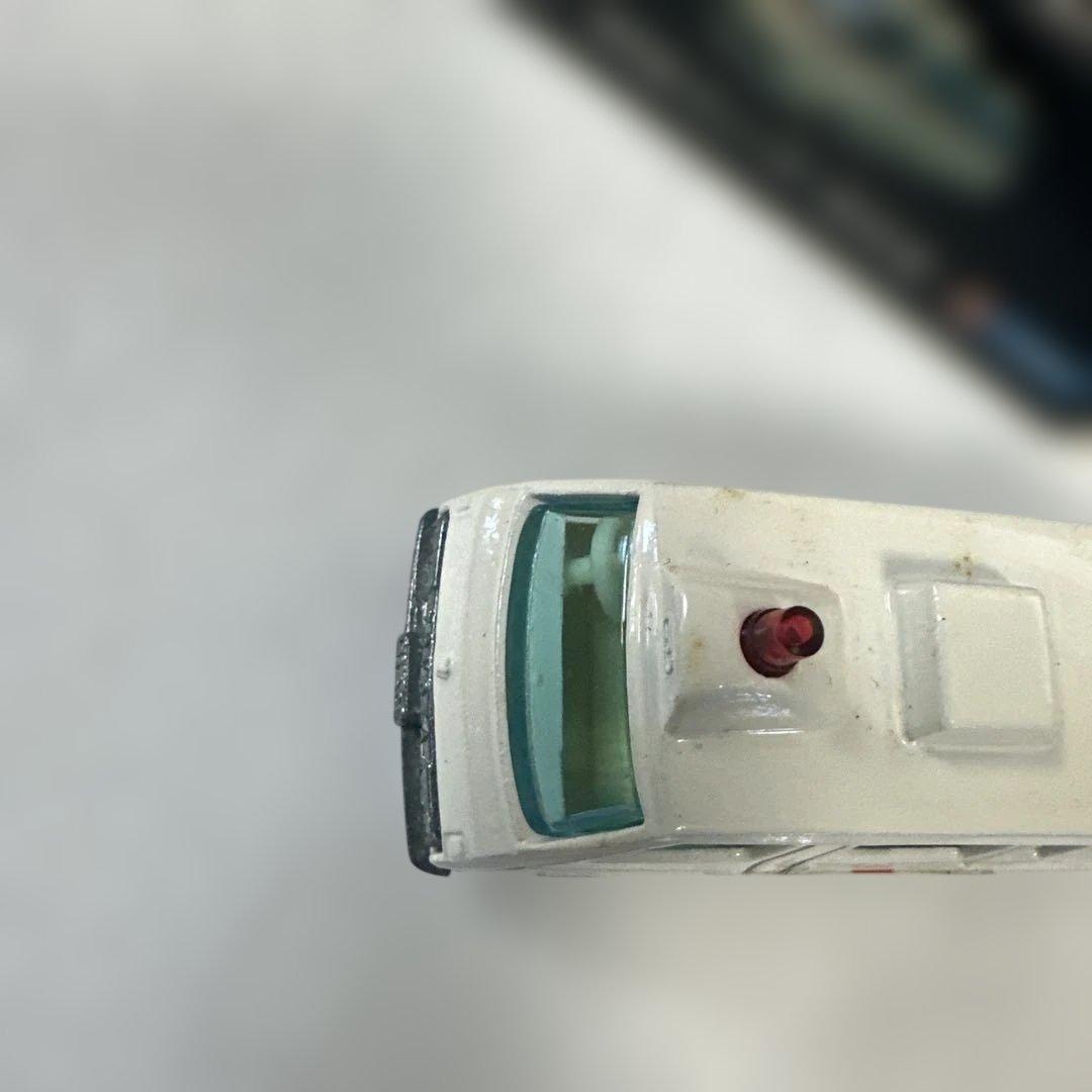 トミカ黒箱No.57ヴィンテージ ハイエースコミューター救急車