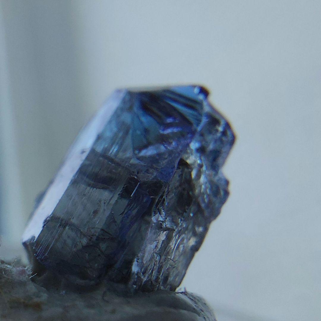 タンザナイト 灰簾石 バイカラー 非加熱 0.7cm×0.7cm×1cm