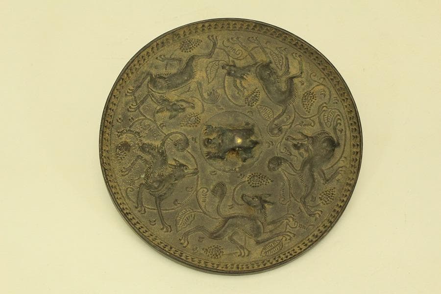 中国美術 古鏡 獣紋鏡 直径13.5cm(ZE404)