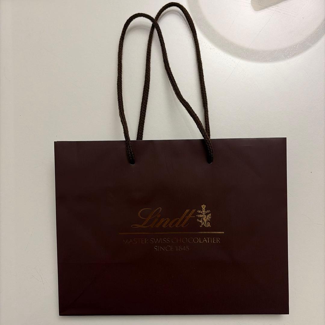 リンツ トーキョースタイルチョコレート 抹茶＆イチゴ　２枚