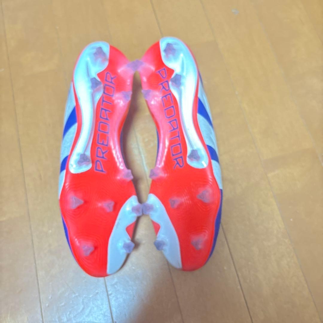 サッカーシューズ・スパイク 青とオレンジ