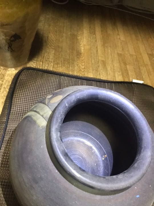 底に何か掘ってありますが不明