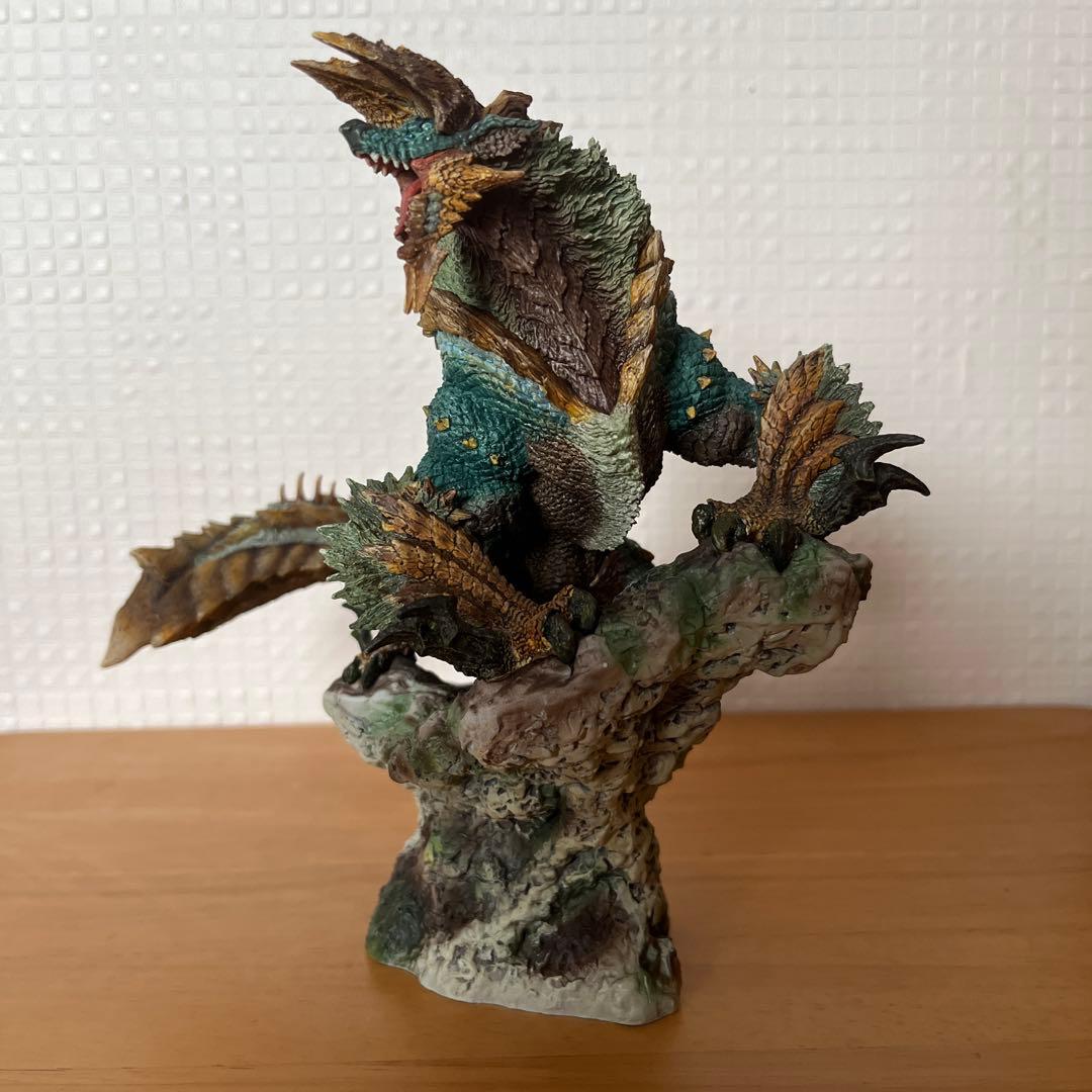 モンスターハンター　ジンオウガ　フィギュア　クリエイターズモデル