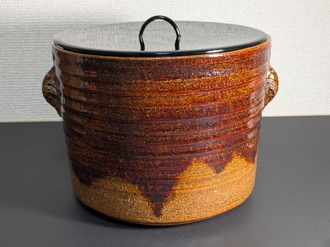 【上作】十代大樋長左衛門　襲名記念　海老耳付　大樋水指　飴釉