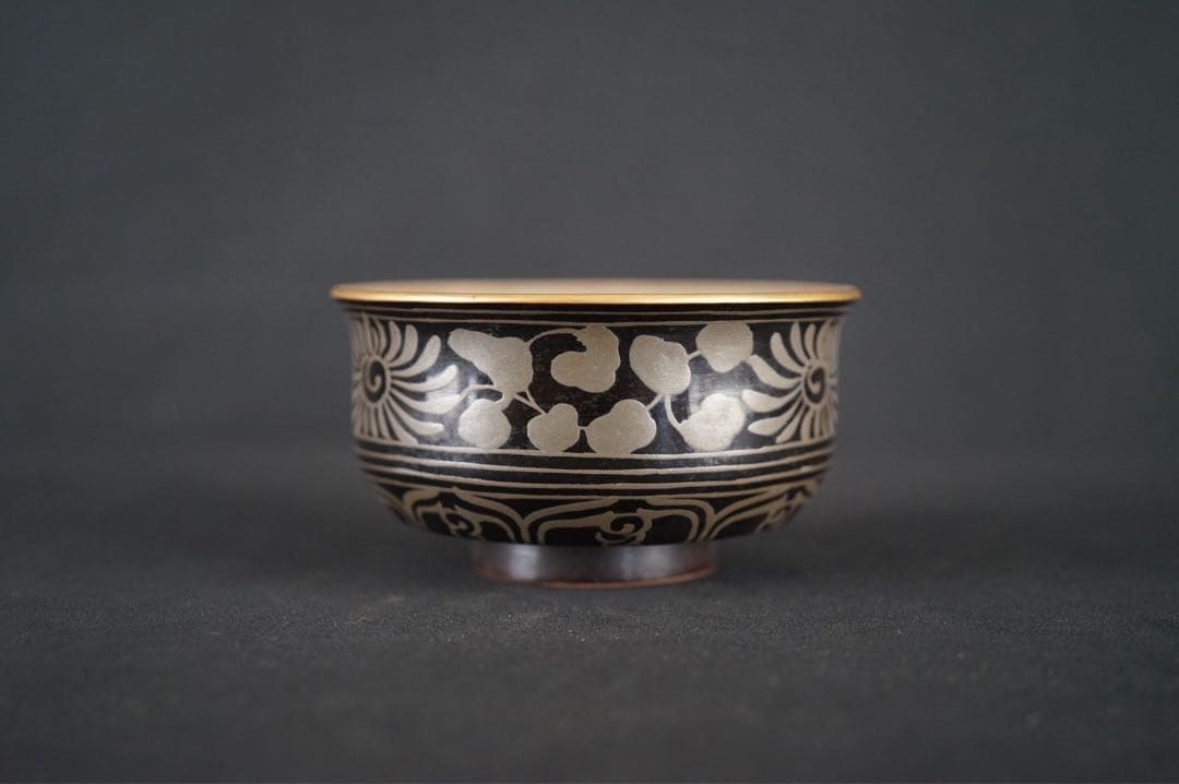 塗師 蒔絵 橘屋友七 作 時代 菊唐草 銀蒔絵 内銀地 盃洗 共箱