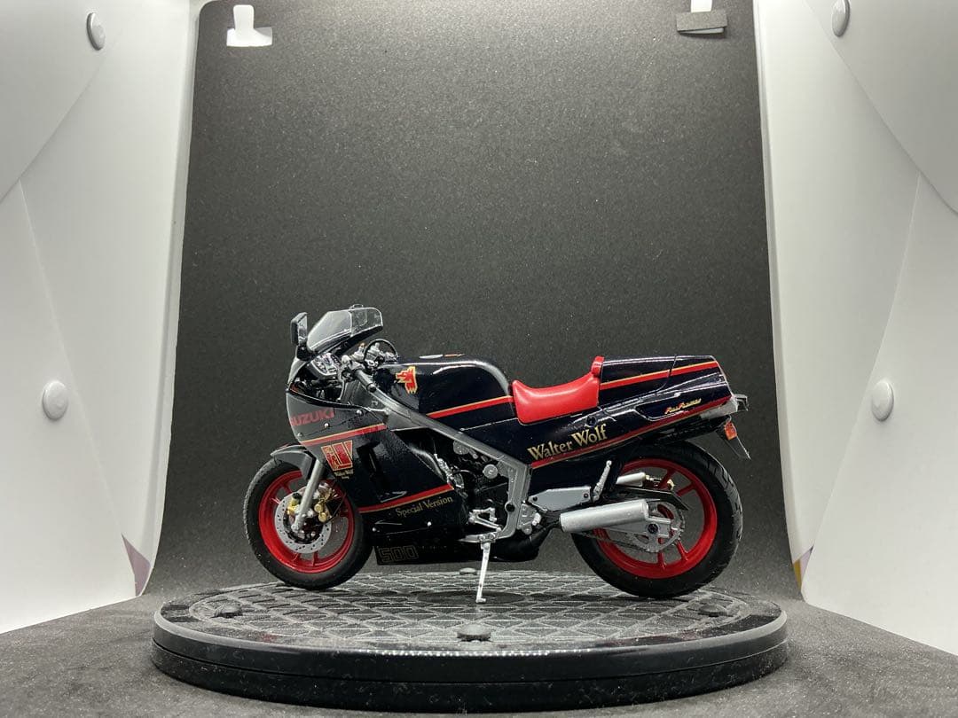 ま*い様 ① RG500ガンマウォルターウルフカラー　プラモデル完成品　1/12