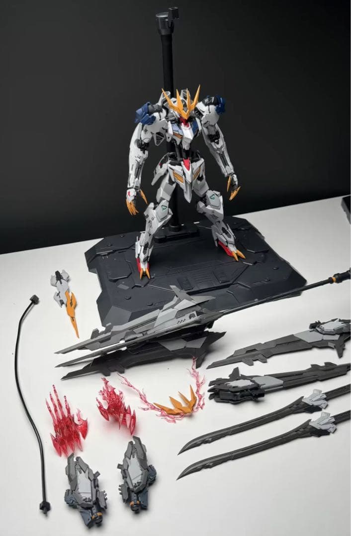 希少新品　合金フレーム　MG級　1/100 ガンダムバルバトスルプスレクス　狼王