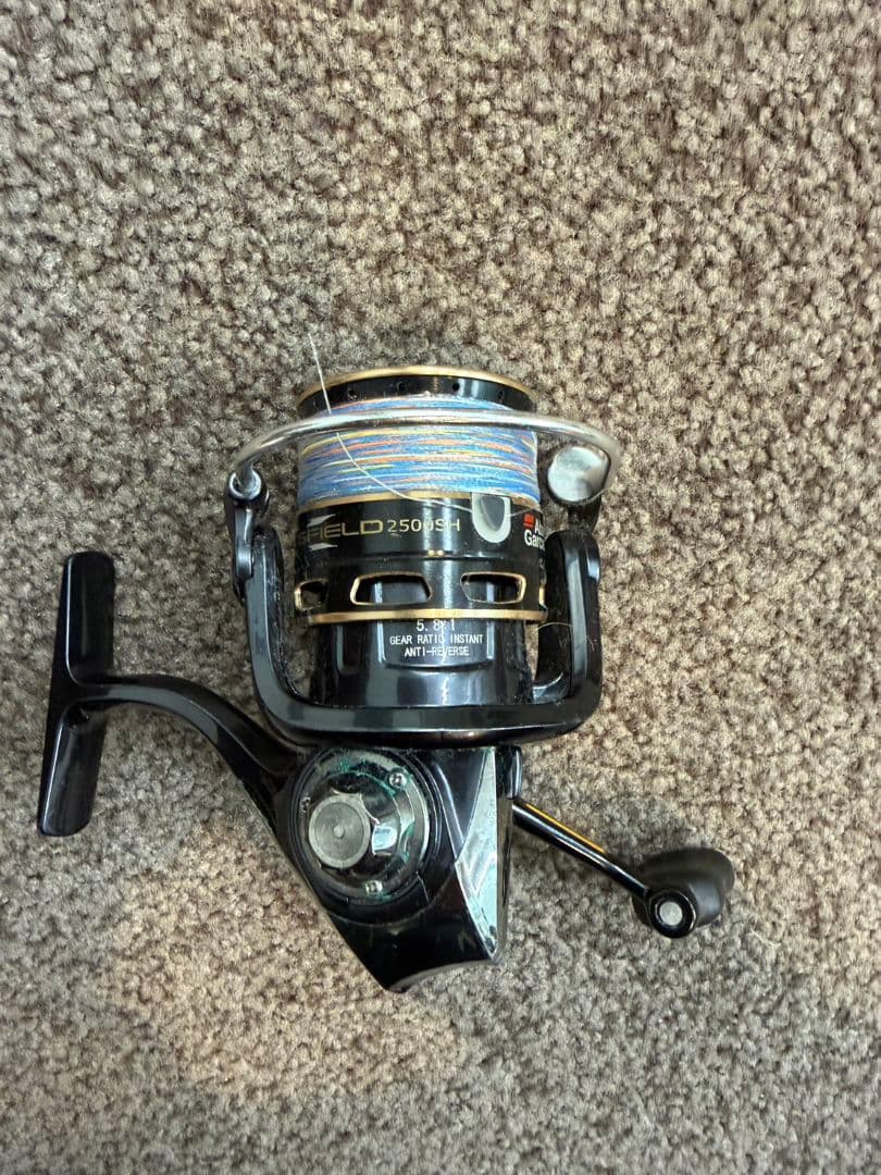 リール Abu Garcia REVO SHIELD 2500SH