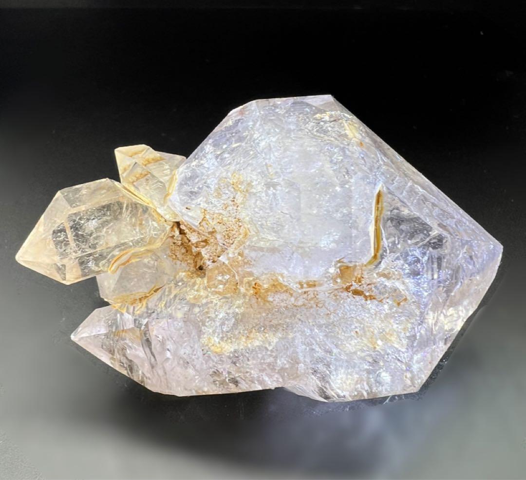 ブラジル産　クォーツクラスター　レインボーあり