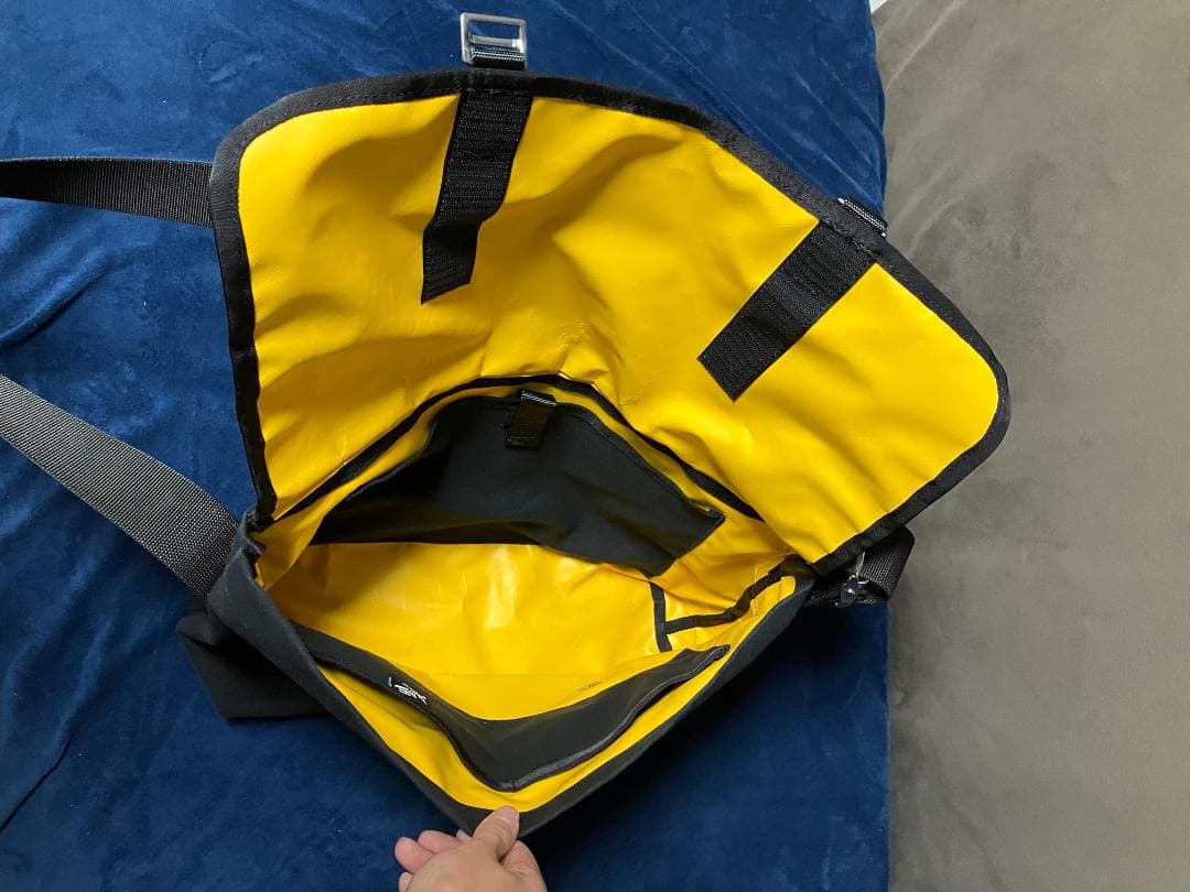 DE MARTINI メッセンジャーバック