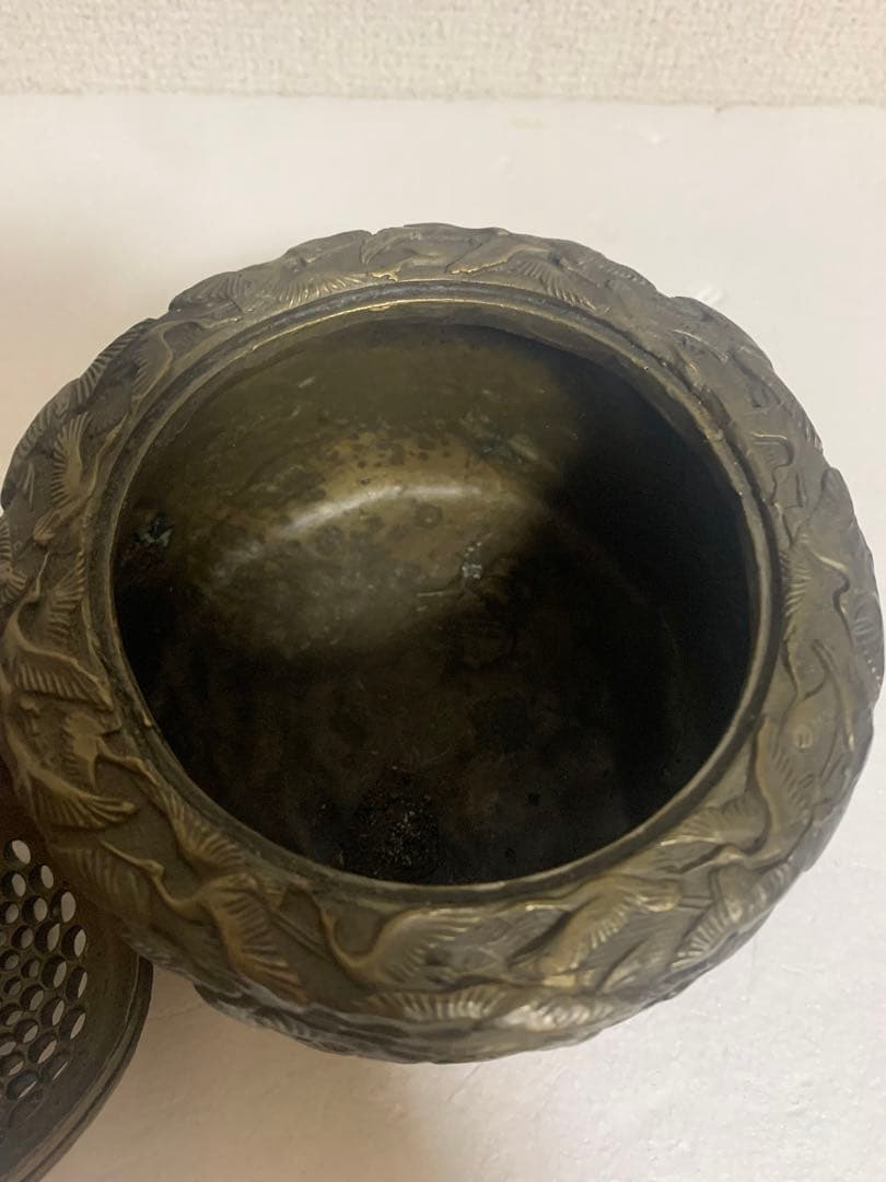 香炉　銅製真鍮　金属製　年代感あり中古、未使用に近い　工芸品　茶道具？
