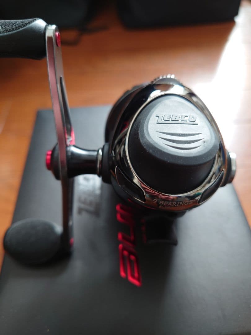 ゼブコ.バレット新品未使用品スピンキャストリール ZB3 HBC8、