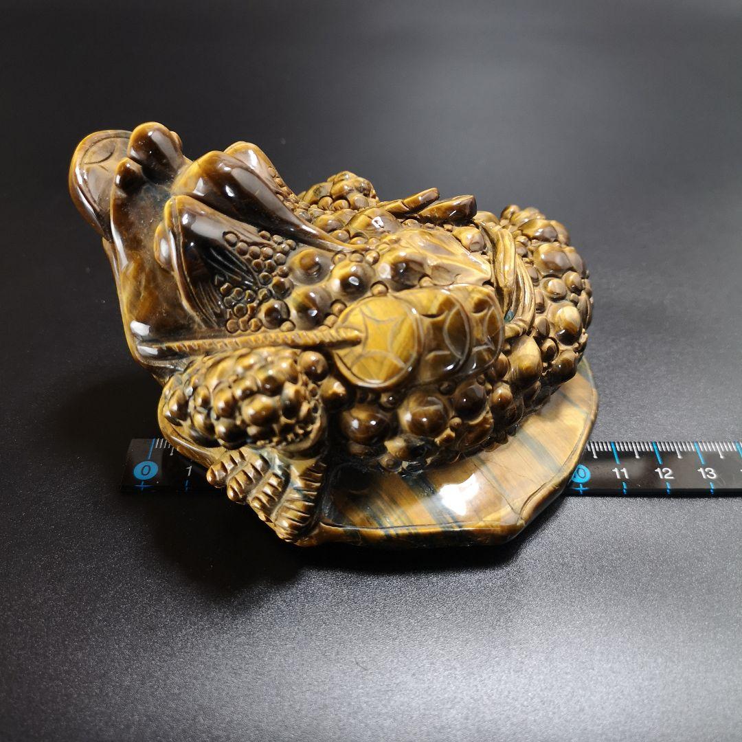 A38.三本足の蛙（金蟾）　三脚蛙　虎目石　タイガーアイ　珍品　天然石