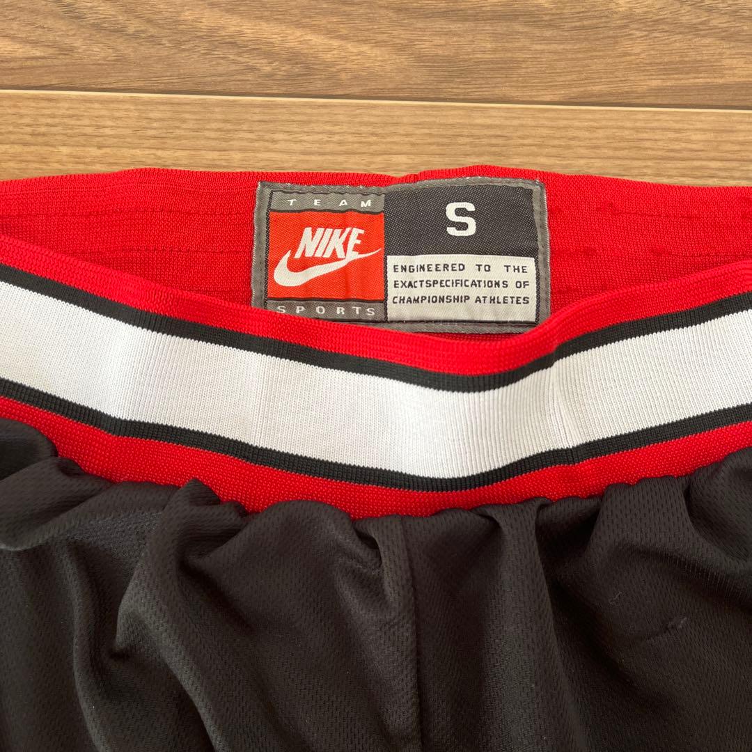 Nike シカゴ・ブルズ バスケットボールパンツ S 黒/赤
