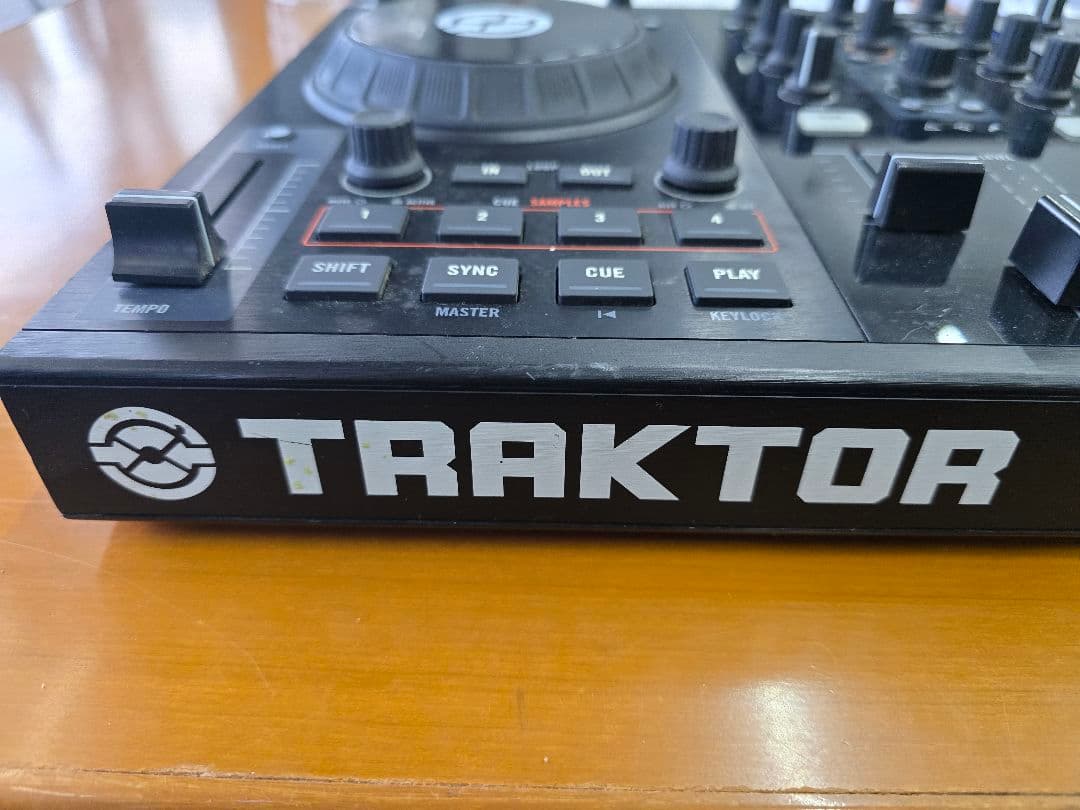 TRAKTOR　Control　s2mk1