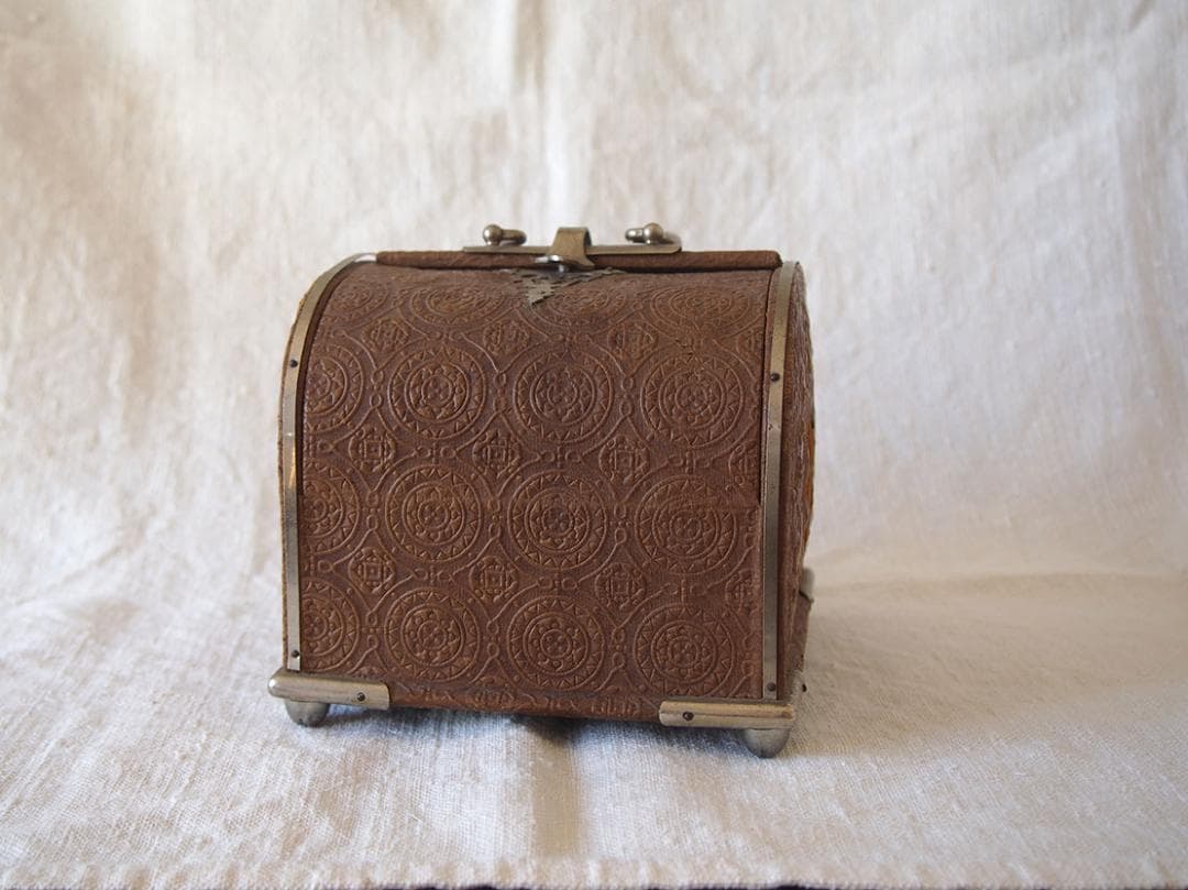 天使のエンボス模様 ロココ調デザイン 蓋付き宝石箱 小物入れ/K387