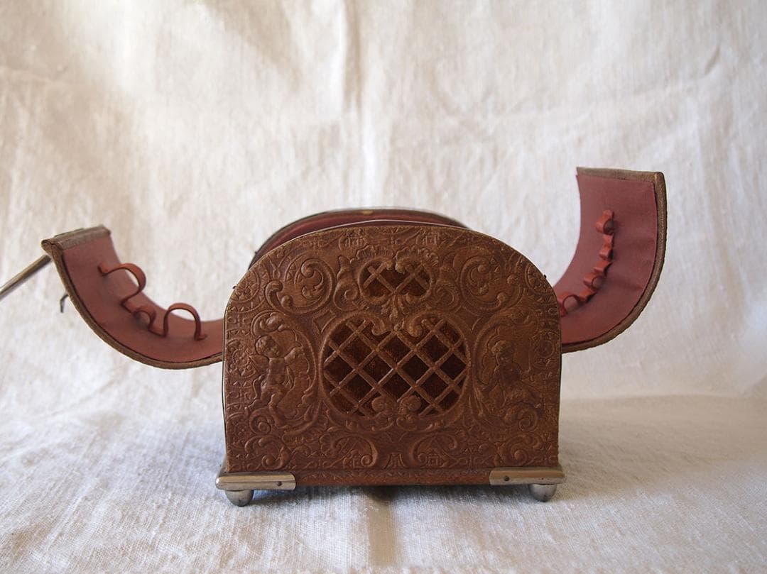 天使のエンボス模様 ロココ調デザイン 蓋付き宝石箱 小物入れ/K387