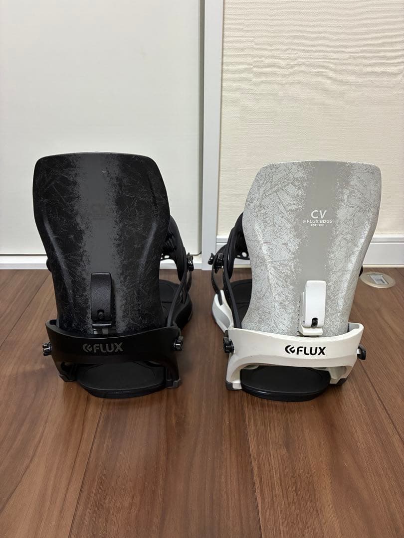 FLUX CV Mサイズ 22-23 スノーボードビンディング ホワイトブラック