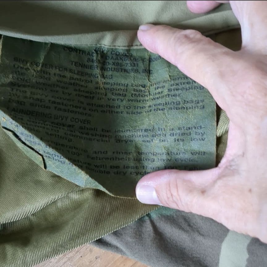 米軍実物　シュラフ　スリーピングバッグ　ゴアテックスカバー　収納袋　4点セット