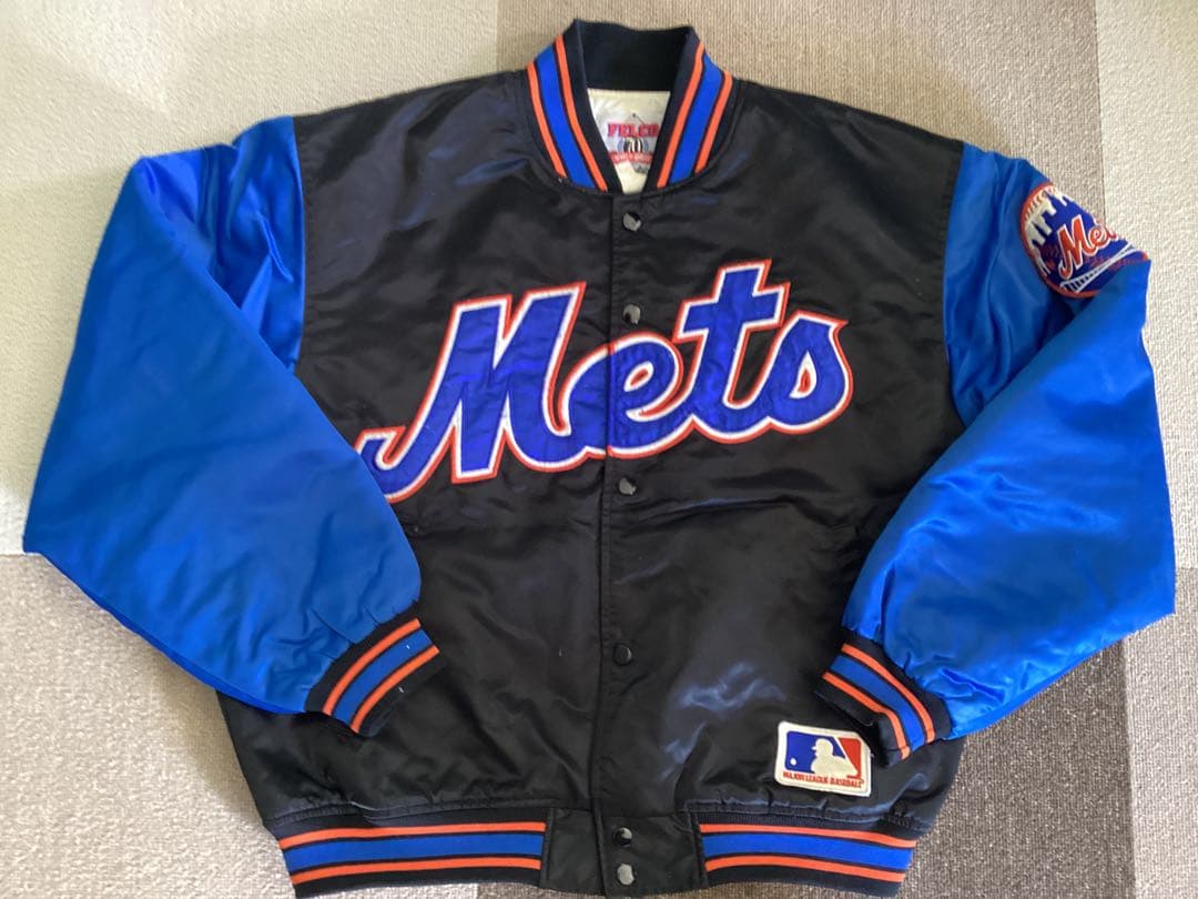 FELCO社製Metsスタジアムジャンパー