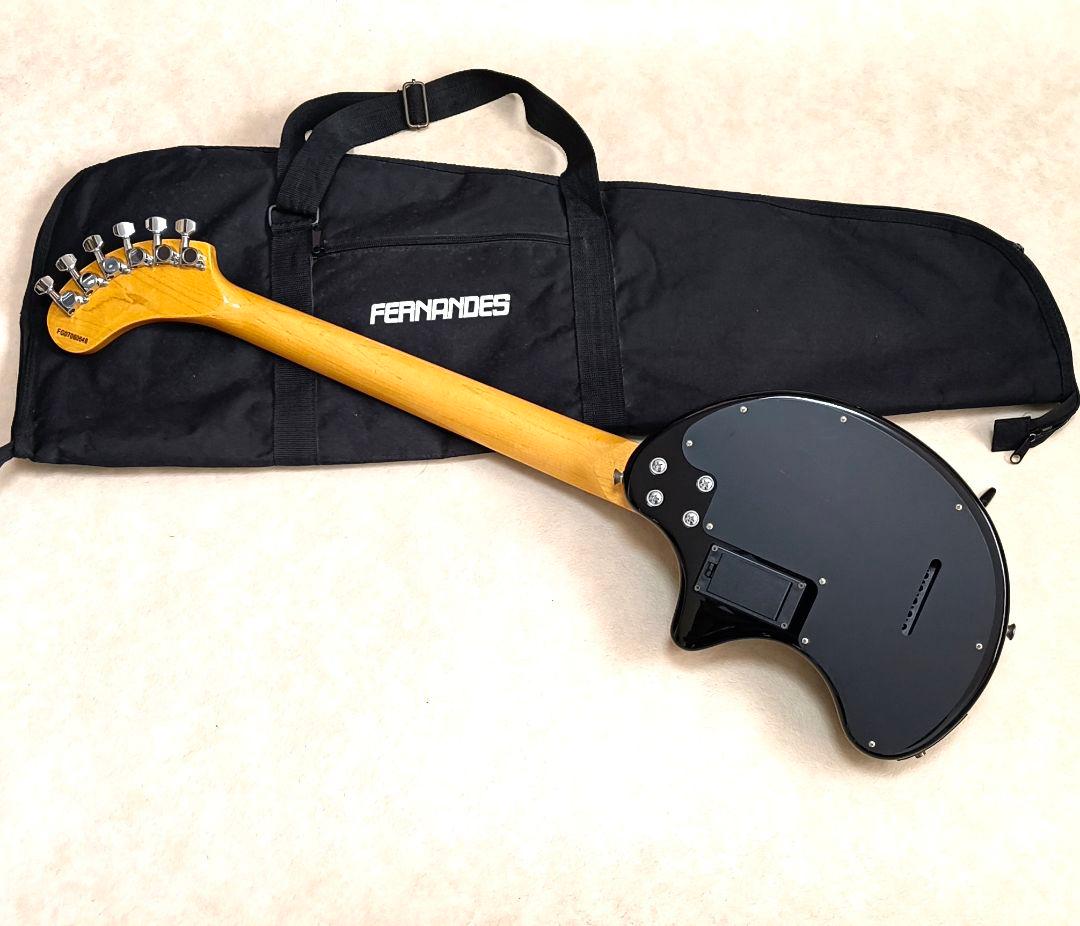 【超美品】ZO-3 芸達者 3TS アンプ内蔵ミニギター 専用ケース付