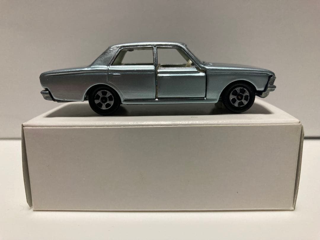 トミカ　日本製　クラウン　スーパーデラックス　1Aホイール　メタブルー