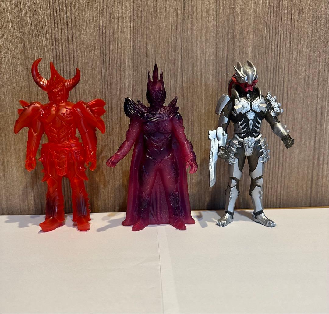 ウルトラマン　フィギュア メカザム・アーマードダークネス・エンペラ星人　クリア
