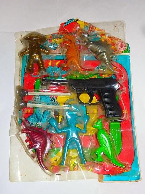 ★ウルトラマン怪獣射的セット/バルタン星人/カネゴン　時価10万円?!