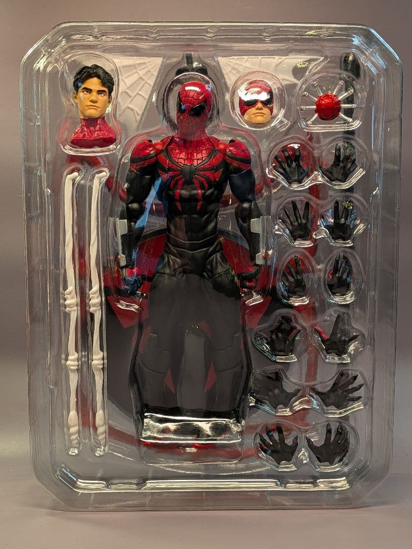 MESS TOYS製のスーペリア・スパイダーマン1/12スケール新しい未開封