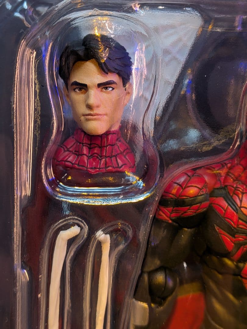MESS TOYS製のスーペリア・スパイダーマン1/12スケール新しい未開封