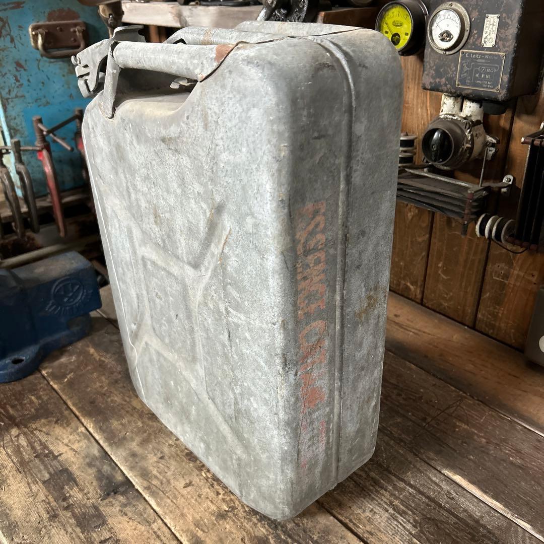 フランス　ビンテージ　ジェリ缶